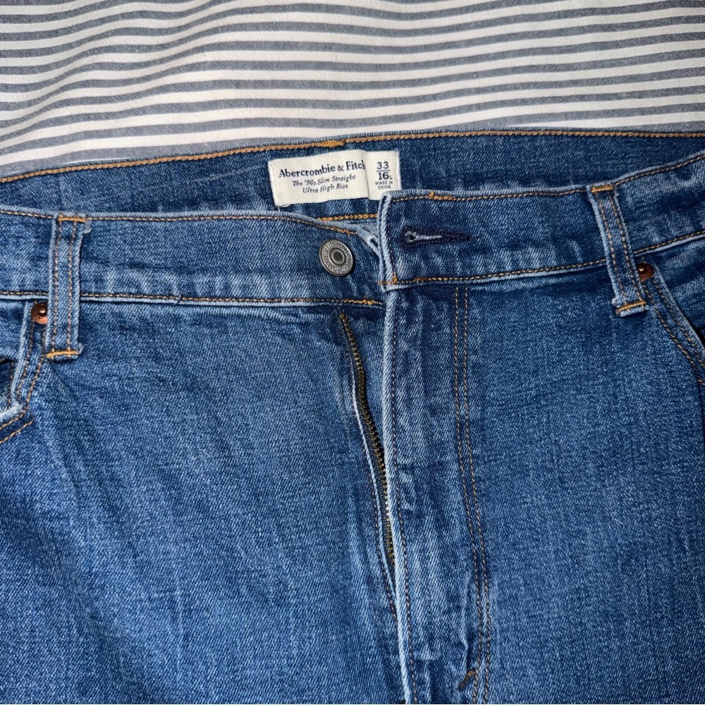 Abercrombie & Fitch Ultra High Rise Slim Straight Jeans (Size 16 LONG / 33 LONG) - Picture 5 of 8